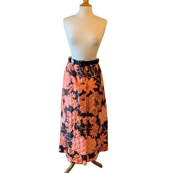 Vintage 1960s Pink & Black Floral Quilted Skirt with Patent Leather Belt - Med - Picture 6 of 11